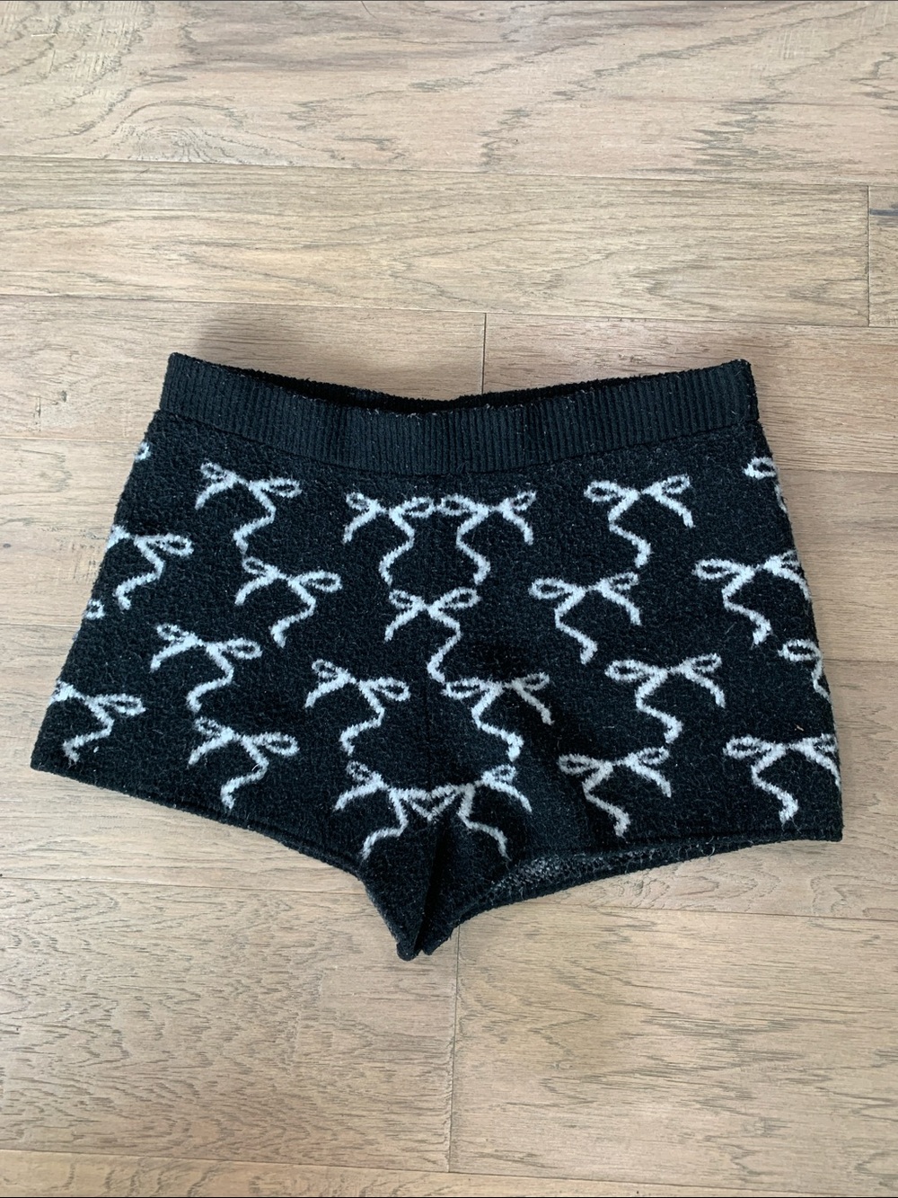 wild fable Black and White Bow Patterned Shorts Size Medium